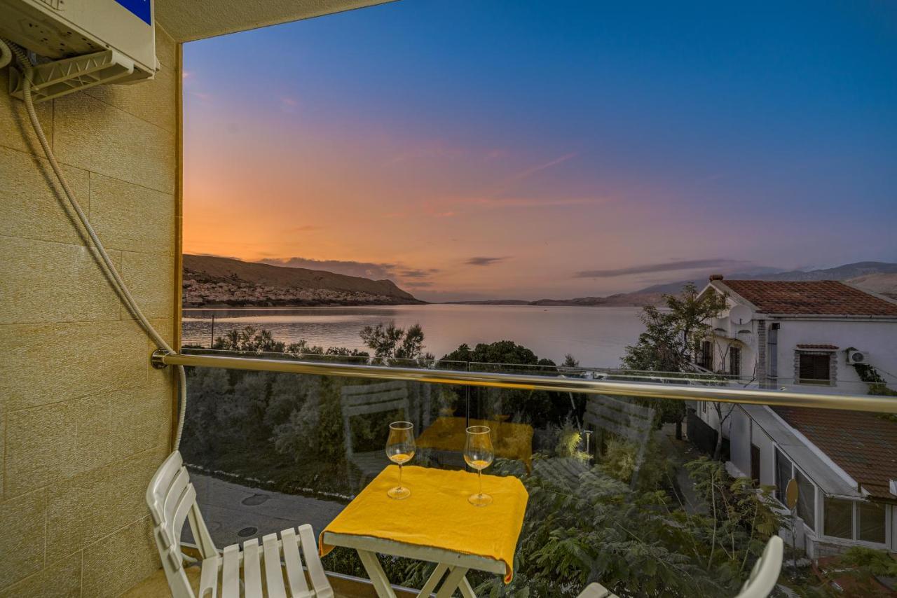Studio Holiday Adriatic Pag Town Exterior foto